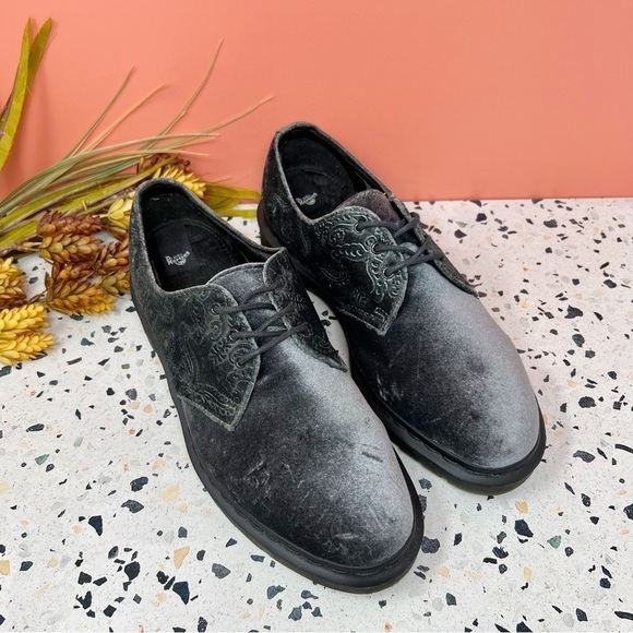 Dr. Martens Women’s Gray 1461 Brocade Velvet 3 Eye Lace Up Shoes Sz 10 - Picture 1 of 10